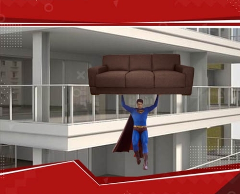 superman segurando um sofá e levando para uma sacada de um prédio