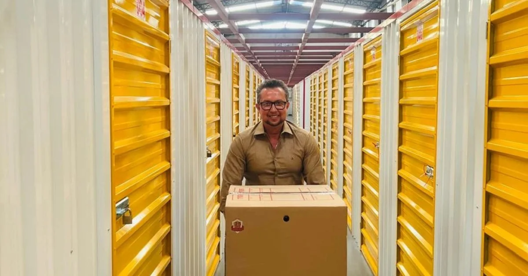 7. Como escolher o melhor self storage Escolher o self storage ideal exige atenção a alguns fatores importantes. O primeiro deles é entender