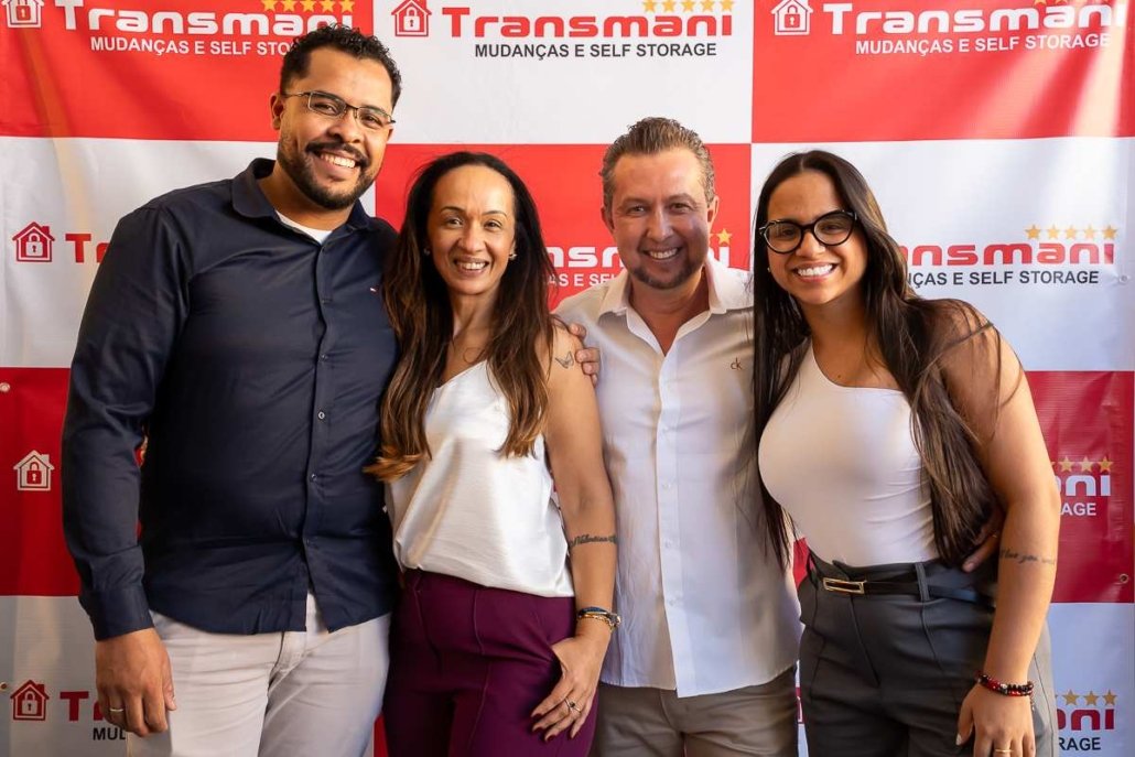 6. Como a Transmani cuida dos móveis do transporte à guarda Na Transmani, a mesma equipe que retira os móveis do imóvel também é responsável
