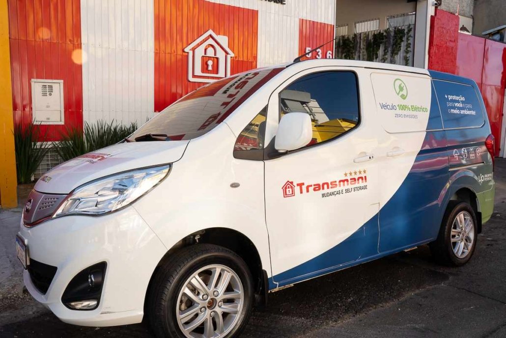 2. Faça uma lista de prioridades Saber o que fazer primeiro ao mudar de casa exige clareza sobre prioridades. Nem tudo precisa ser feito ao