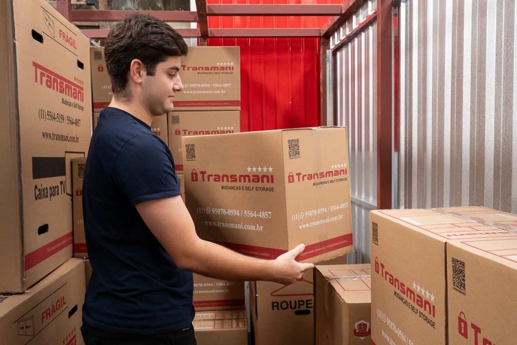 2. O que são boxes e mini boxes Boxes e mini boxes são espaços individuais destinados ao armazenamento de móveis, caixas, documentos e objet